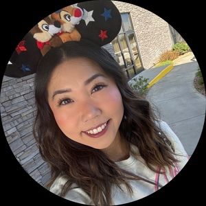 Meet your Posher, Crystal